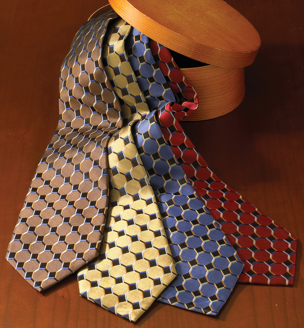 Signature Honeycomb Uniform Tie